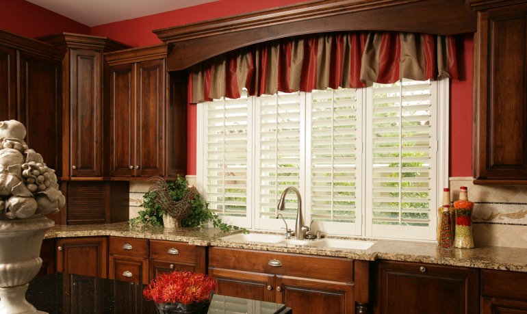 Miami kitchen shutter and cornice valance